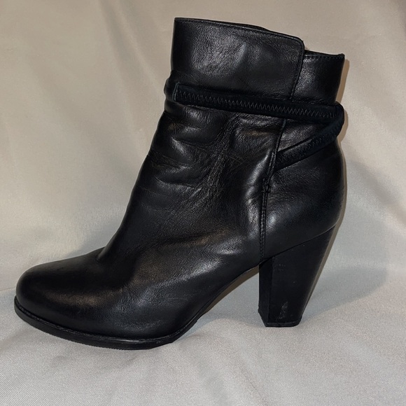 Joie Ankle Bootie Size 39 Size 9 US
